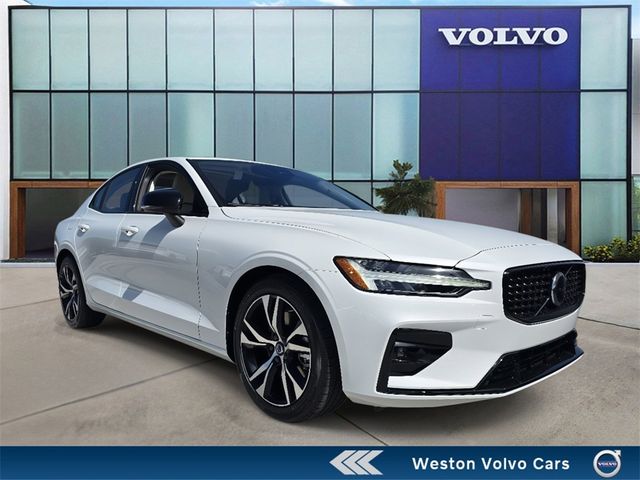 2024 Volvo S60 Plus Dark Theme