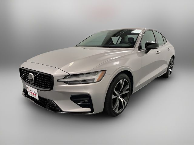 2024 Volvo S60 Plus Dark Theme