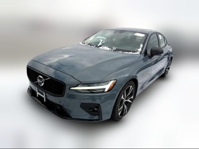 2024 Volvo S60 Plus Dark Theme