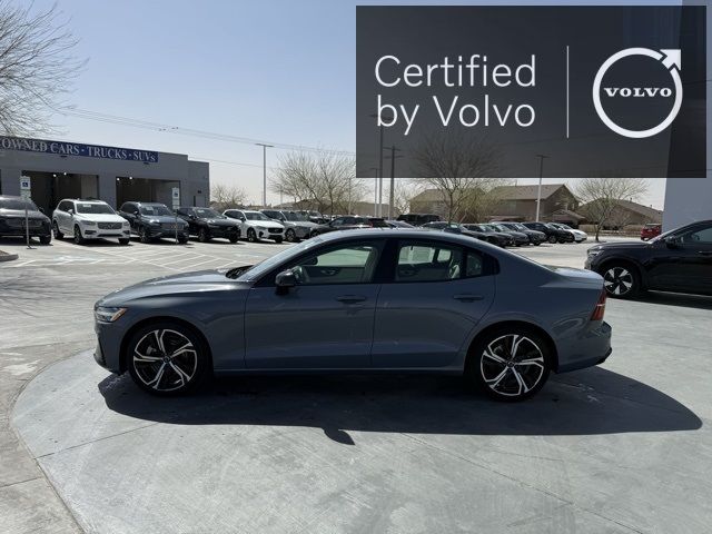 2024 Volvo S60 Plus Dark Theme