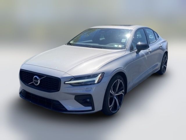 2024 Volvo S60 Plus Dark Theme