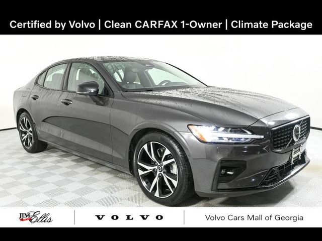 2024 Volvo S60 Plus Dark Theme