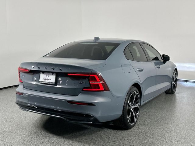 2024 Volvo S60 Plus Dark Theme