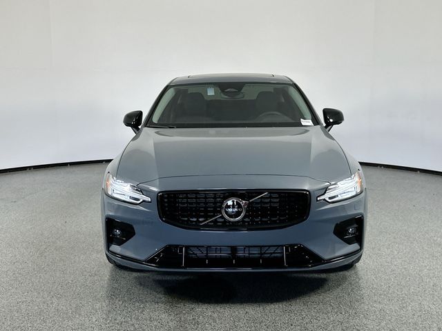 2024 Volvo S60 Plus Dark Theme