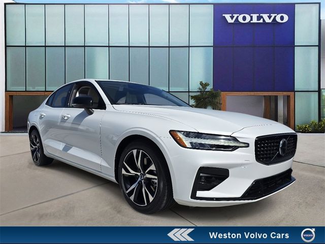 2024 Volvo S60 Plus Dark Theme