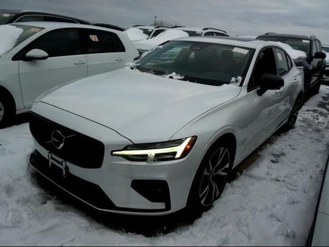 2024 Volvo S60 Plus Dark Theme