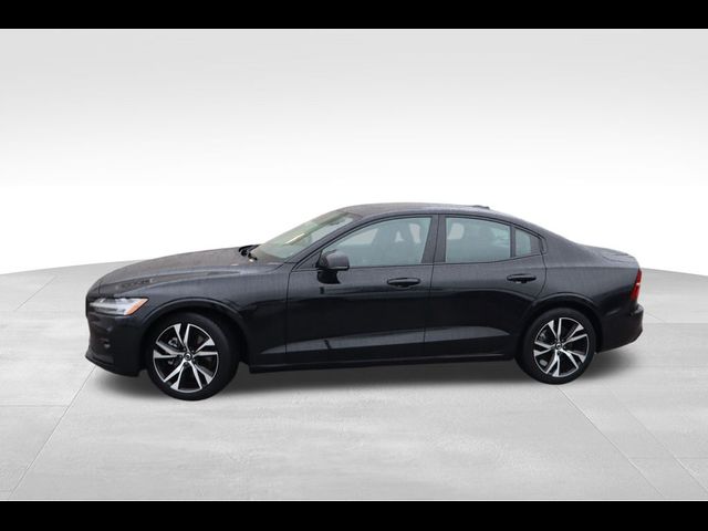 2024 Volvo S60 Plus Dark Theme