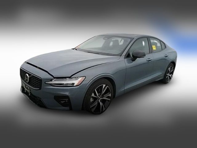 2024 Volvo S60 Plus Dark Theme