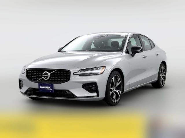 2024 Volvo S60 Plus Dark Theme