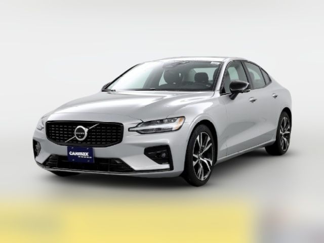 2024 Volvo S60 Plus Dark Theme