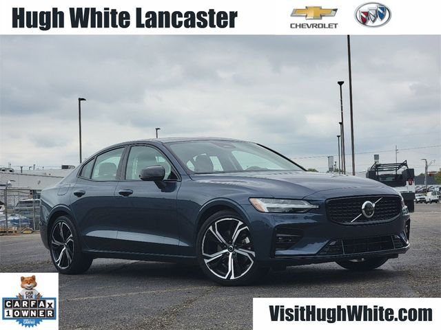 2024 Volvo S60 Plus Dark Theme