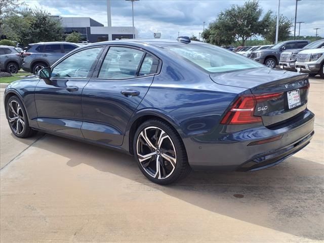 2024 Volvo S60 Plus Dark Theme