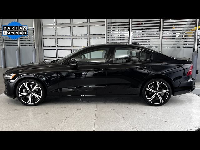 2024 Volvo S60 Plus Dark Theme