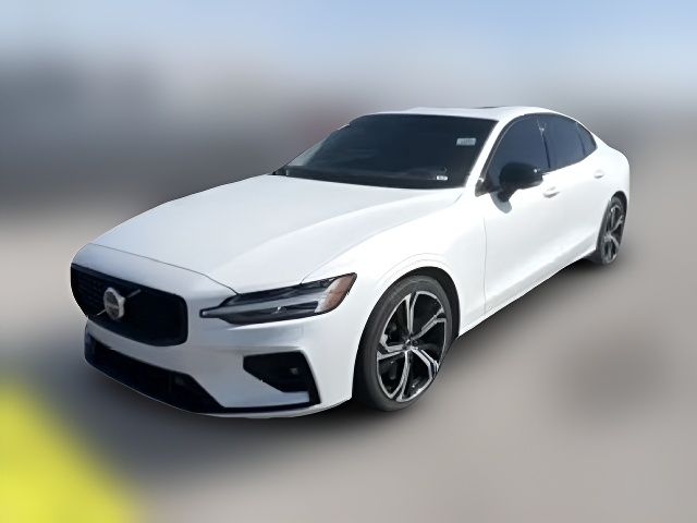 2024 Volvo S60 Plus Dark Theme