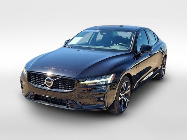 2024 Volvo S60 Plus Dark Theme