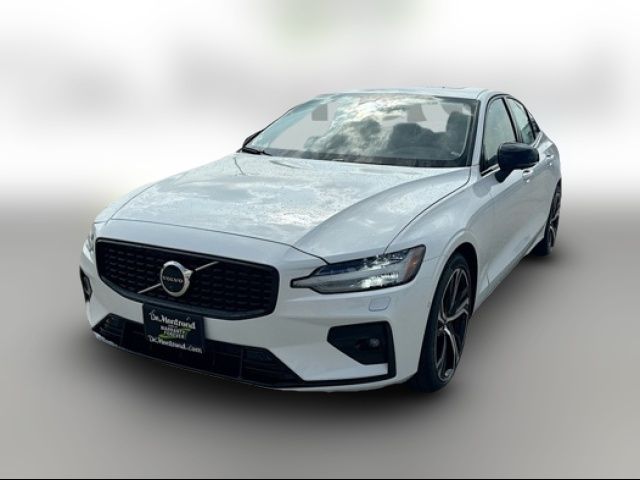 2024 Volvo S60 Plus Dark Theme