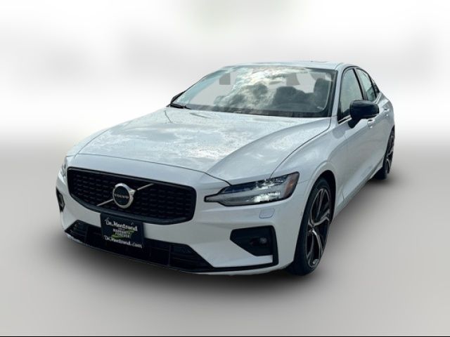 2024 Volvo S60 Plus Dark Theme