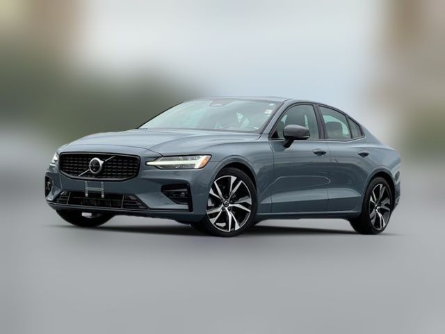 2024 Volvo S60 Plus Dark Theme