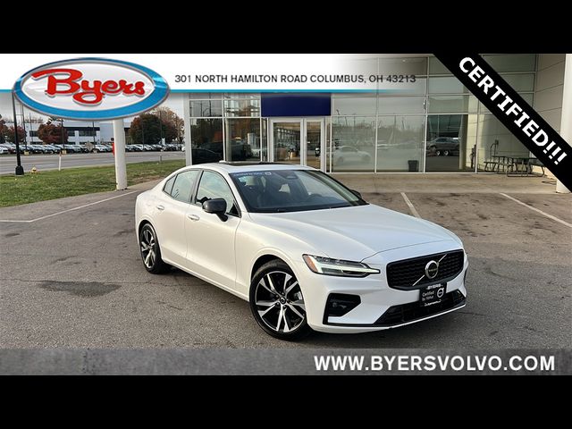 2024 Volvo S60 Plus Dark Theme