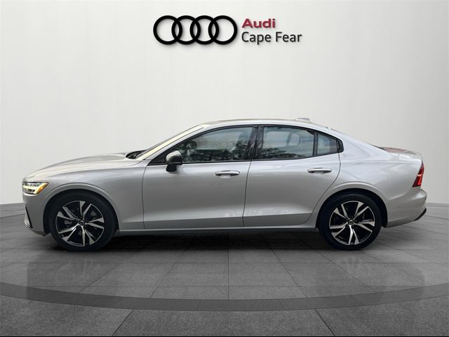 2024 Volvo S60 Plus Dark Theme