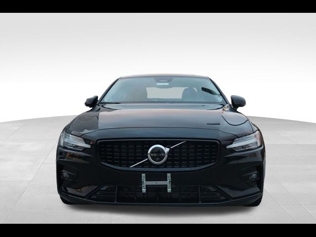 2024 Volvo S60 Plus Dark Theme