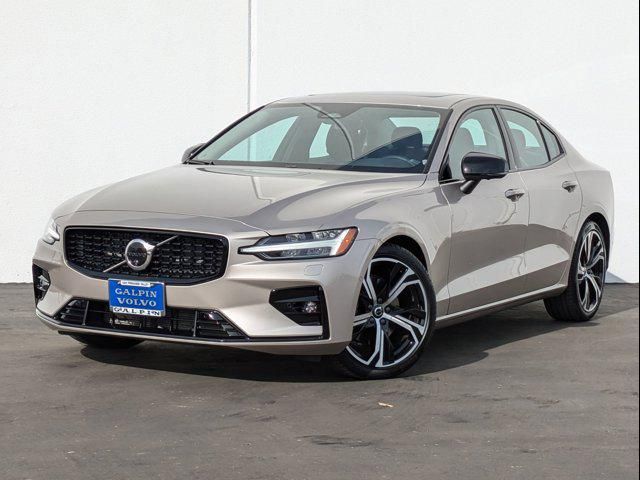 2024 Volvo S60 Plus Dark Theme