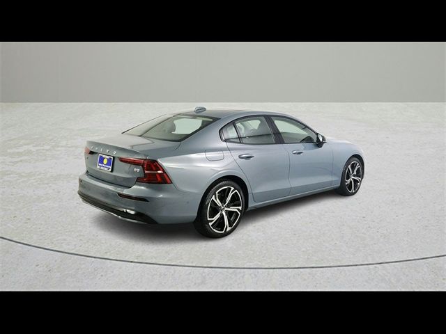 2024 Volvo S60 Plus Dark Theme