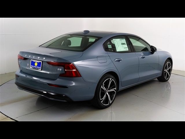 2024 Volvo S60 Plus Dark Theme