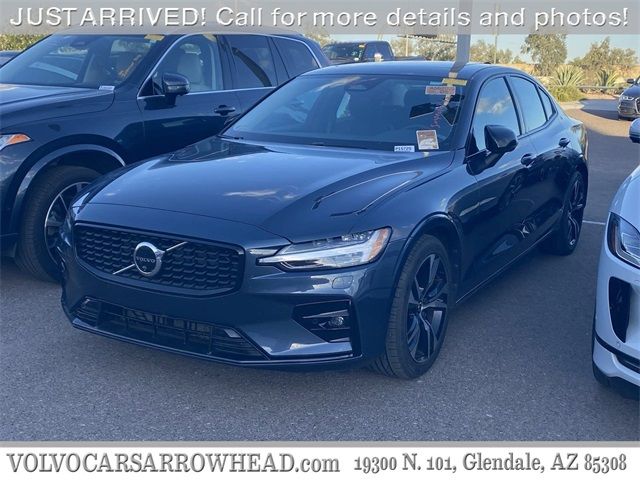 2024 Volvo S60 Plus Dark Theme