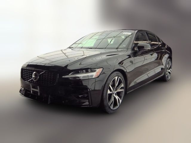 2024 Volvo S60 Plus Dark Theme