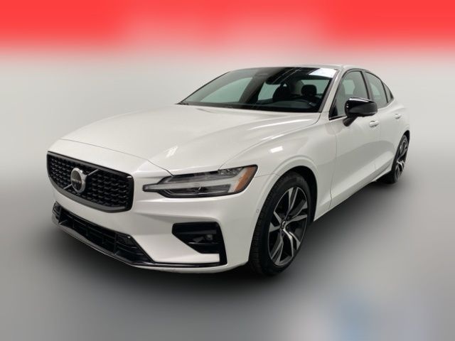 2024 Volvo S60 Plus Dark Theme