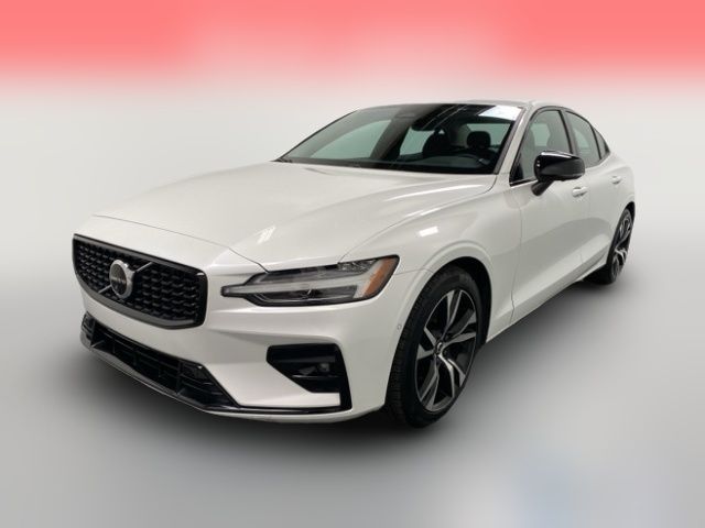 2024 Volvo S60 Plus Dark Theme