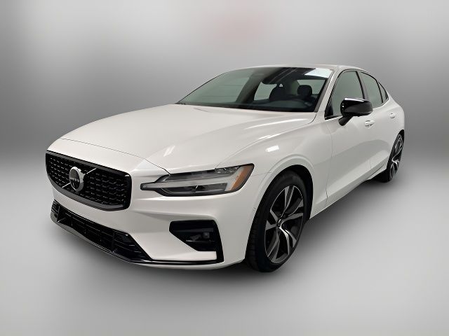 2024 Volvo S60 Plus Dark Theme