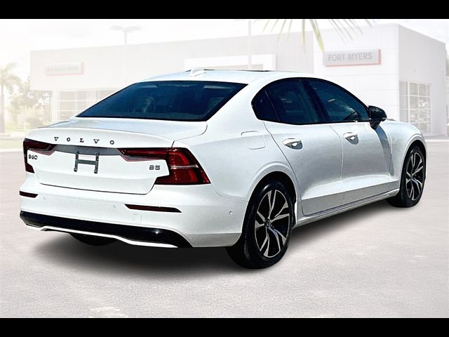 2024 Volvo S60 Plus Dark Theme