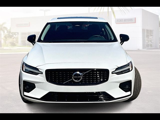 2024 Volvo S60 Plus Dark Theme