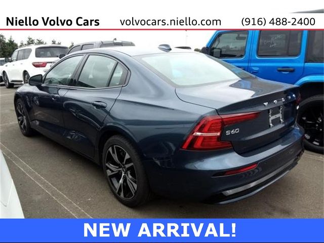 2024 Volvo S60 Plus Dark Theme