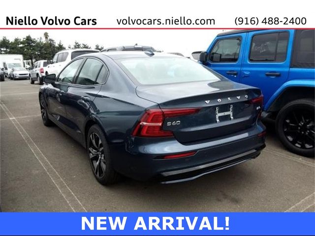 2024 Volvo S60 Plus Dark Theme