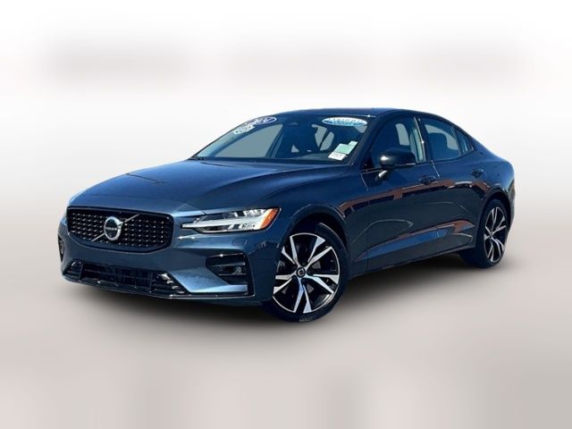 2024 Volvo S60 Plus Dark Theme