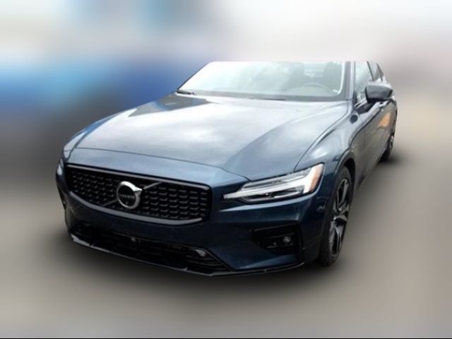 2024 Volvo S60 Plus Dark Theme