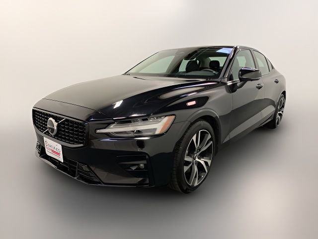 2024 Volvo S60 Plus Dark Theme