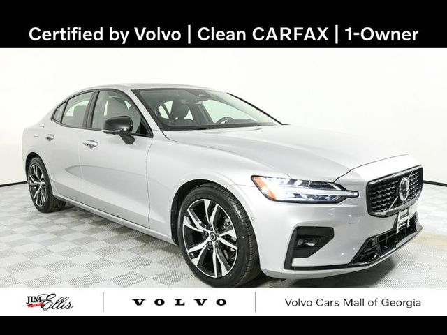 2024 Volvo S60 Plus Dark Theme