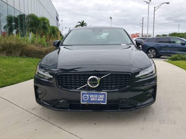 2024 Volvo S60 Plus Dark Theme