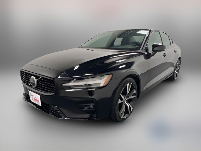 2024 Volvo S60 Plus Dark Theme