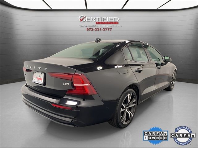 2024 Volvo S60 Plus Dark Theme