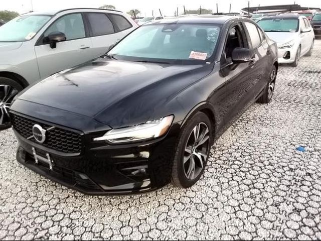 2024 Volvo S60 Plus Dark Theme