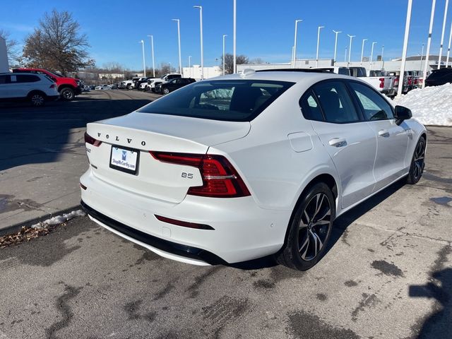 2024 Volvo S60 Plus Dark Theme