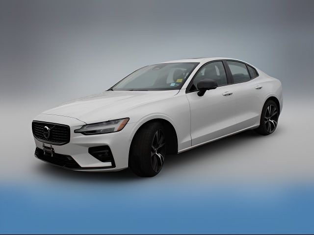 2024 Volvo S60 Plus Dark Theme