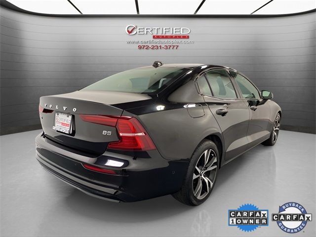 2024 Volvo S60 Plus Dark Theme