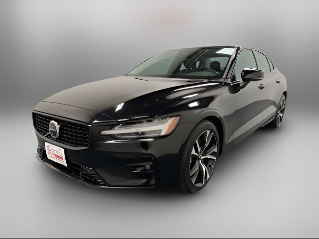 2024 Volvo S60 Plus Dark Theme