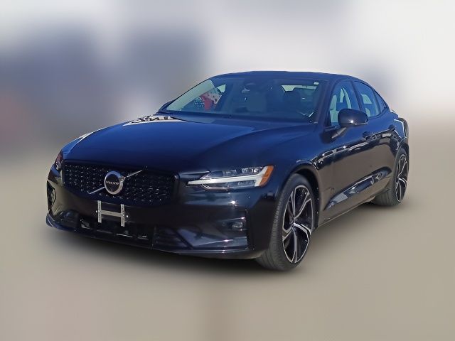 2024 Volvo S60 Plus Dark Theme